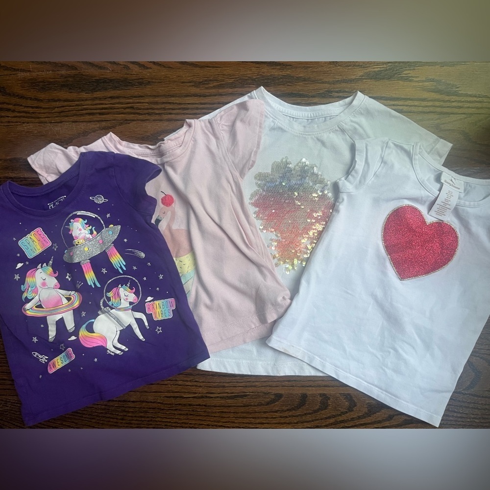 Gap / Tommy Bahama bundle of 4 T-shirts girls size 3-5